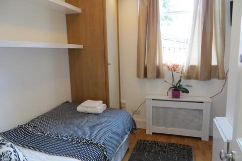 1 bedroom house to rent, Fulham Road, London