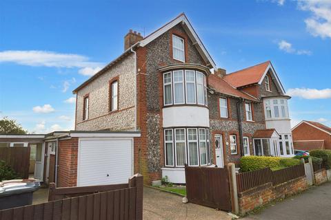 5 bedroom semi-detached house for sale, Avenue South, Sheringham