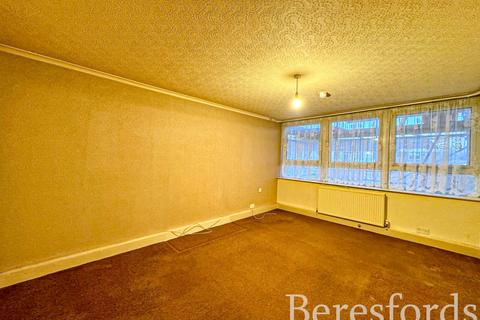 2 bedroom apartment for sale, Victor Court, Hornchurch, RM12