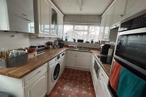 3 bedroom semi-detached house for sale, Fernside Avenue, London