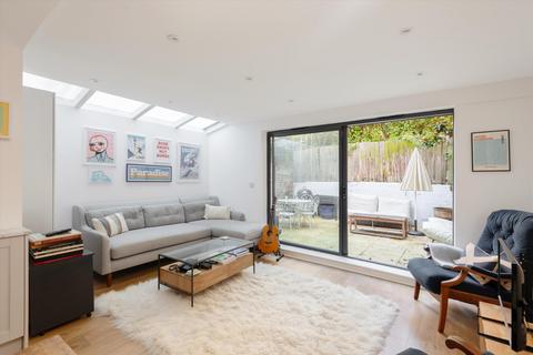 2 bedroom flat for sale, Glengall Road, London, NW6