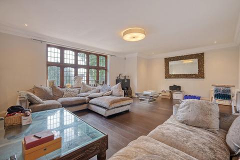 2 bedroom apartment for sale, Chigwell IG7