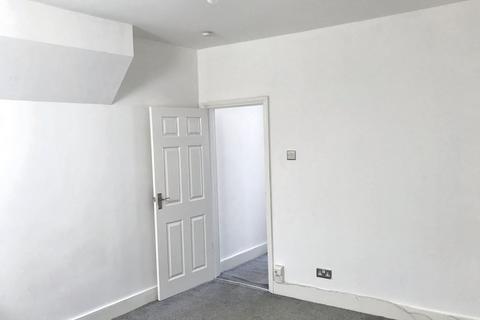 1 bedroom flat for sale, 424A Sutton Road, Southend-on-Sea, Essex, SS2 5EZ