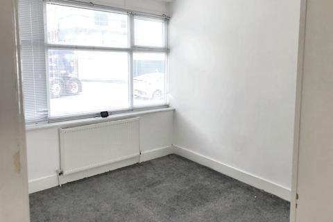 1 bedroom flat for sale, 424A Sutton Road, Southend-on-Sea, Essex, SS2 5EZ