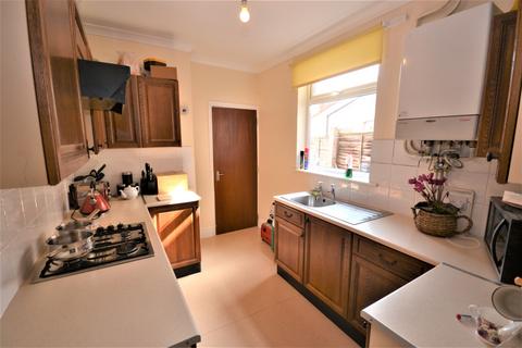 3 bedroom terraced house to rent, Althorp Road, Northampton NN5