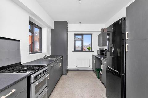 2 bedroom flat for sale, Queens Road, Bromley BR1