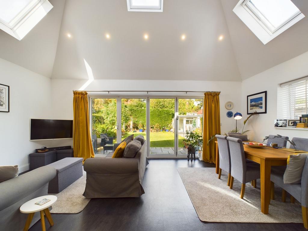 Open plan kitchen/living/dining room