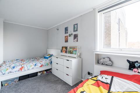 2 bedroom flat for sale, Fair a Far, Edinburgh EH4