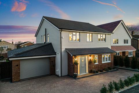 25 Vantorts Road, Sawbridgeworth, CM21 9NA