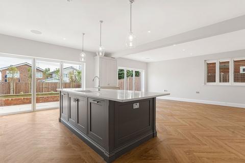 25 Vantorts Road, Sawbridgeworth, CM21 9NA