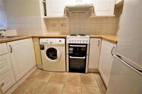 1 bedroom terraced house to rent, Tolvaddon Close, Woking GU21