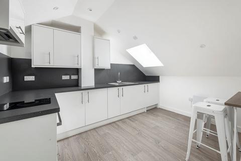 2 bedroom flat to rent, Lower Bristol Road, Bath BA2