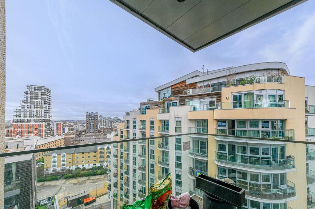 Bridges Court Road, Battersea... 1 bed flat - £2,450 pcm (£565 pw)