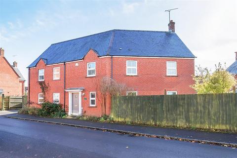 4 bedroom detached house for sale, Chivers Road, Devizes, SN10