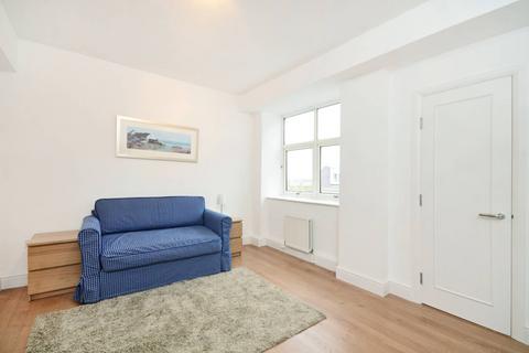 Studio to rent, Abercorn Place, St John's Wood, London, NW8