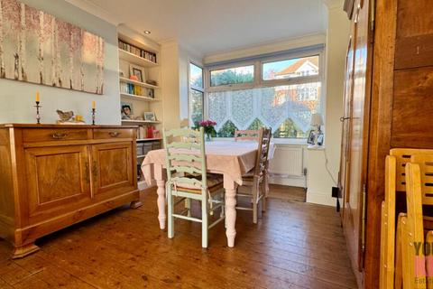 81 Downs Road, Folkestone, CT19 5PS
