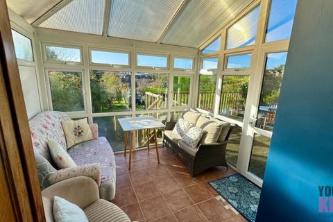 81 Downs Road, Folkestone, CT19 5PS