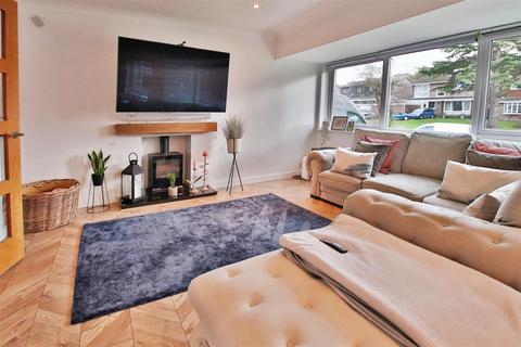 4 bedroom detached house for sale, St. Pauls Road, Sarisbury Green, Southampton