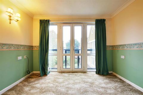 1 bedroom retirement property for sale, Edwards Court, Turners Hill, Waltham Cross