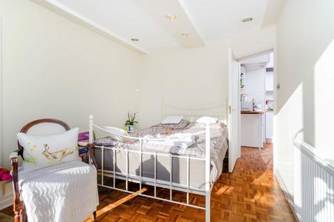 1 bedroom flat for sale, Flat 25 Heron Court, 63 Lancaster Gate, Queensway, London, W2 3NJ