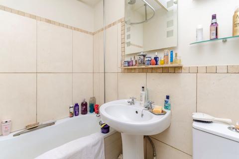 1 bedroom flat for sale, Flat 25 Heron Court, 63 Lancaster Gate, Queensway, London, W2 3NJ