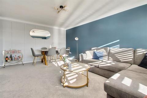 32 Greystone Avenue, Worthing, BN13 1LR
