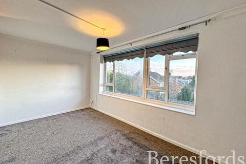 2 bedroom maisonette for sale, Victor Approach, Hornchurch, RM12