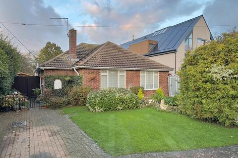 2 bedroom detached bungalow for sale, Maydowns Road, Whitstable, CT5 3LW