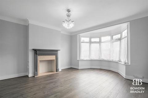 3 bedroom terraced house for sale, Highcliffe Gardens, Redbridge