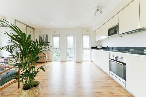 Studio to rent, Flat L, Ibex House, 166 Arthur Road, Wimbledon Park