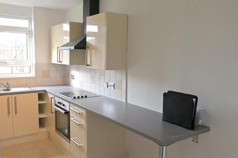 2 bedroom flat to rent, Dorchester Gardens, Worthing