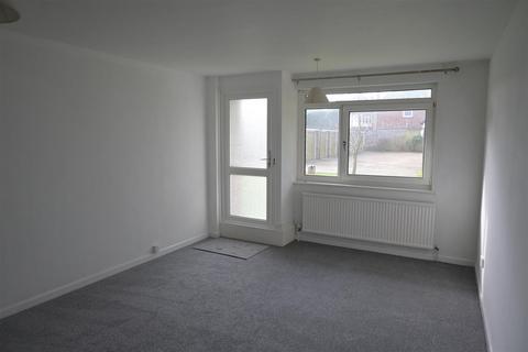 2 bedroom flat to rent, Dorchester Gardens, Worthing