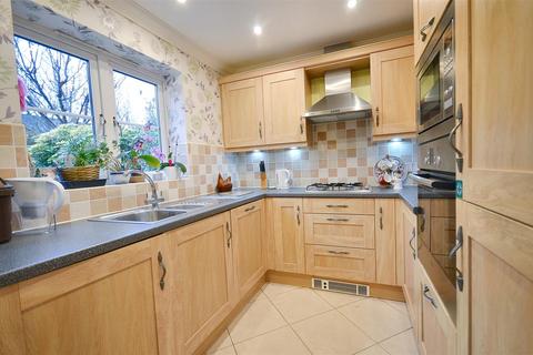 3 bedroom terraced house for sale, Stapleford Court, Stalbridge