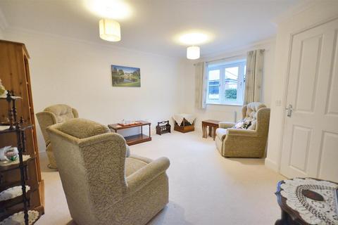 3 bedroom terraced house for sale, Stapleford Court, Stalbridge