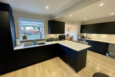 8 Conyers Close, Darlington, DL3 9DD