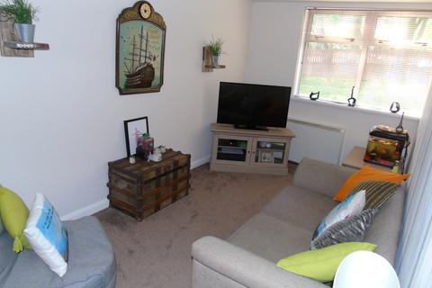 2 bedroom flat for sale, Leecrest House, Doncaster Road, Barnsley