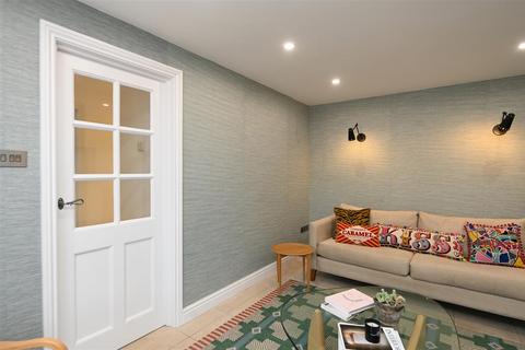 Centenary Cottage Gardner Road, Southwold, IP18 6HJ