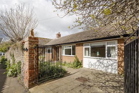 3 bedroom detached bungalow for sale, Woodleys Yard, Southwold IP18