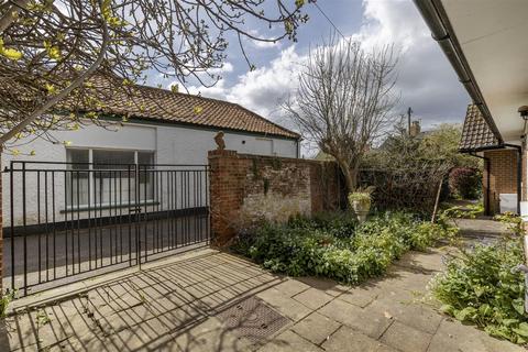 3 bedroom detached bungalow for sale, Woodleys Yard, Southwold IP18