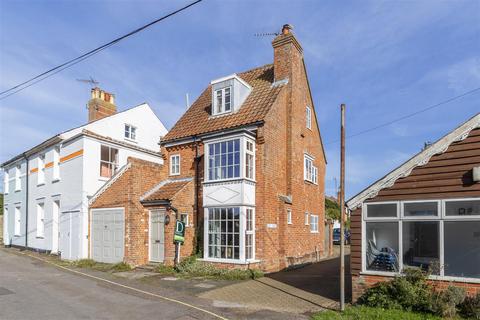 3 bedroom townhouse for sale, Gardner Road, Southwold IP18