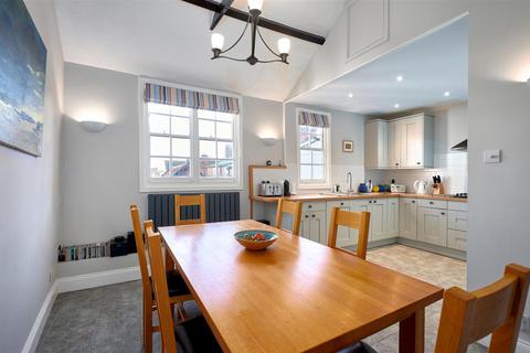 4 bedroom apartment for sale, Market Place, Southwold IP18