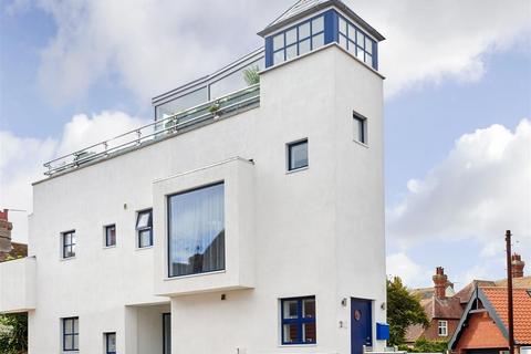3, White Point Eversley Road, Southwold, IP18 6AW