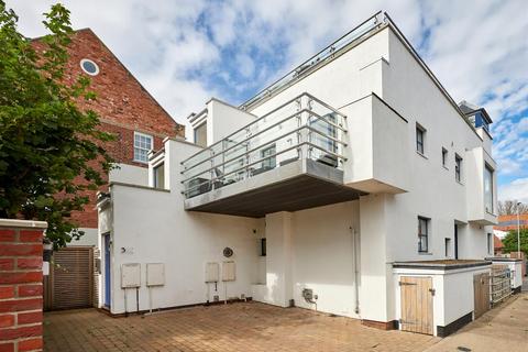 3, White Point Eversley Road, Southwold, IP18 6AW