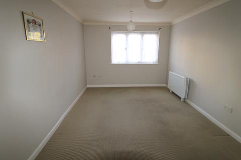 1 bedroom flat for sale, Waldegrave Gardens, Upminster RM14