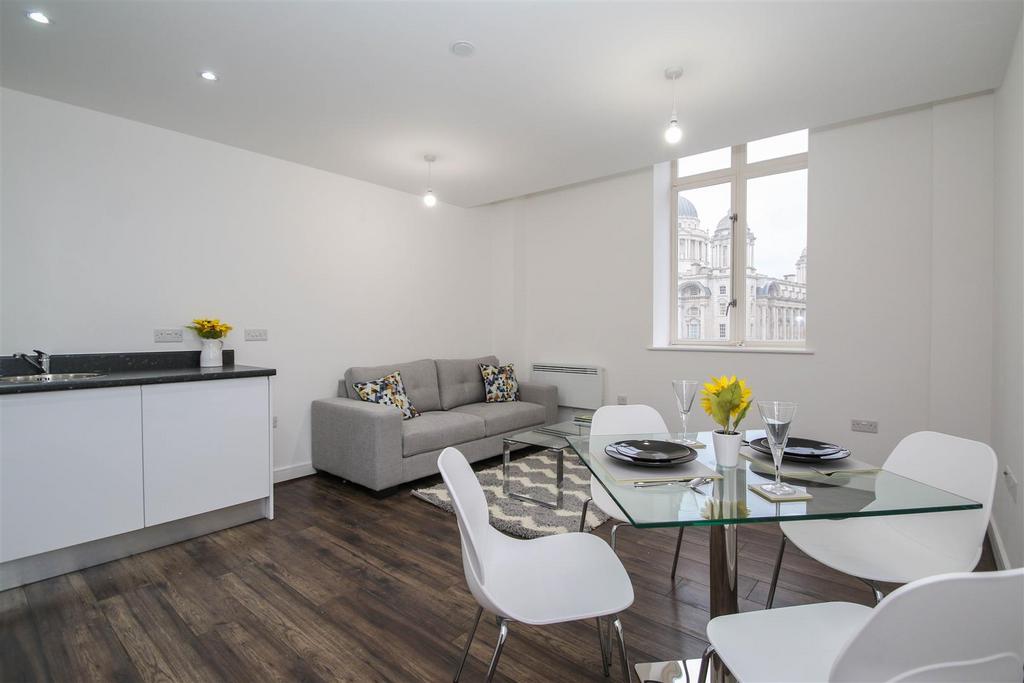 Open plan kitchen &amp; living room