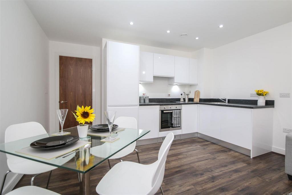 Open plan kitchen &amp; living room