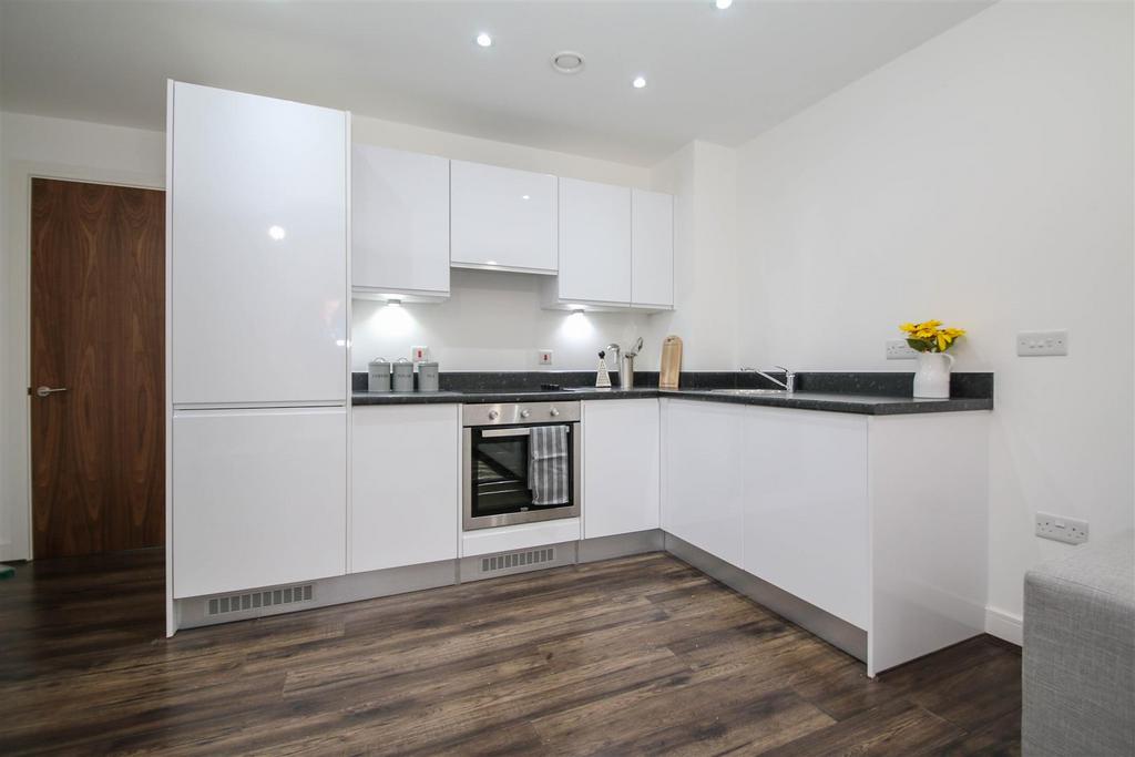 Open plan kitchen &amp; living room