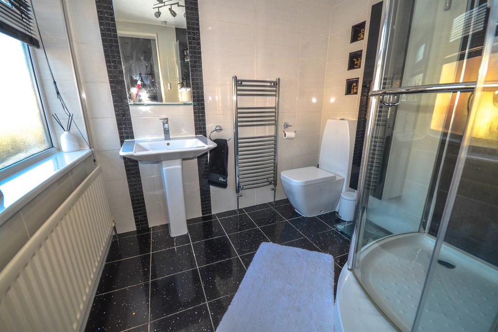 En Suite Shower Room