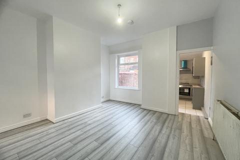 2 bedroom terraced house to rent, Methuen Street, Manchester, M12