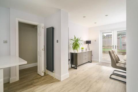 16 Brandy Carr Road, Kirkhamgate, Wakefield, WF2 0RS